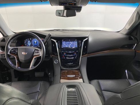 Used 2019 Cadillac Escalade Premium Luxury image 15