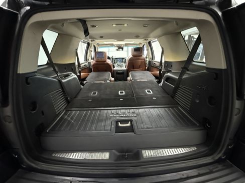 Used 2018 Cadillac Escalade Luxury AWD/4WD image 33