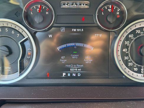 Used 2017 RAM 1500 Laramie AWD/4WD image 17