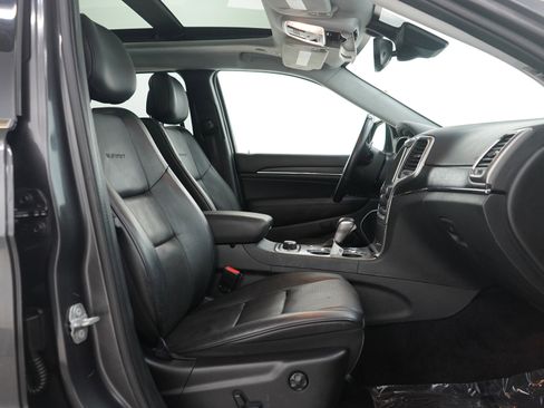 Used 2017 Jeep Grand Cherokee Summit image 11