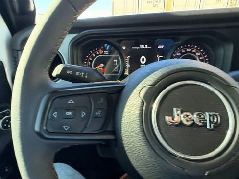Used 2024 Jeep Gladiator Sport image 23