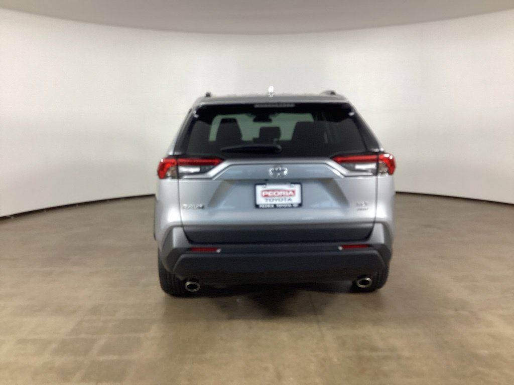 Used 2025 Toyota RAV4 XLE AWD/4WD image 6