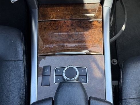 Used 2016 Mercedes-Benz E 350 Sedan image 16