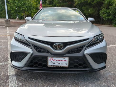 Used 2024 Toyota Camry SE FWD image 9