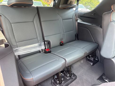 New 2026 GMC Yukon AT4 w/ AT4 Premium Plus Package AWD/4WD image 11