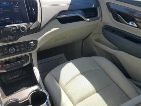 Certified 2022 GMC Terrain Denali image 18