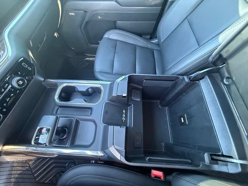 Used 2025 Chevrolet Silverado 1500 LT Trail Boss w/ LT Trail Boss Premium Package AWD/4WD image 17