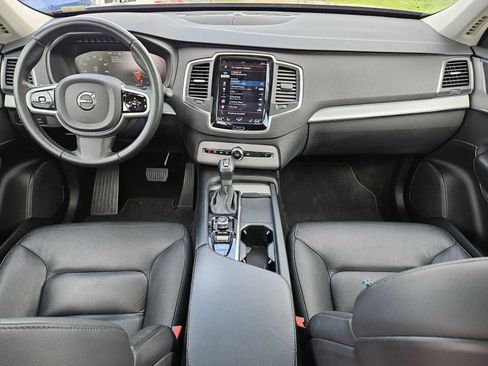 Used 2021 Volvo XC90 T5 Momentum image 13