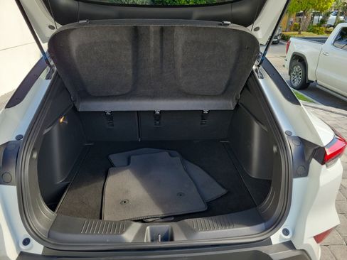Certified 2024 Buick Envista Preferred w/ Advanced Safety Package FWD image 8