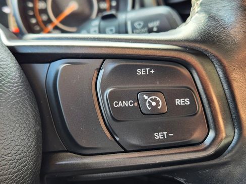 Used 2019 Jeep Wrangler Unlimited Sport S image 31