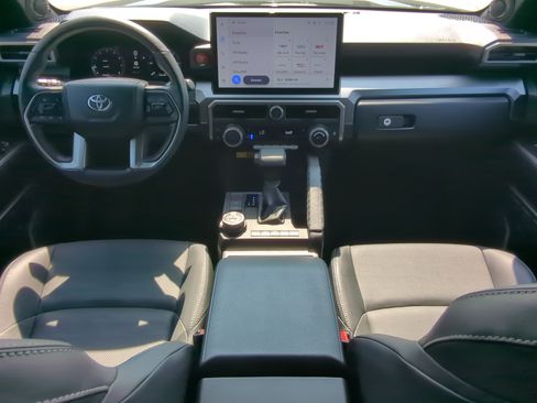 Used 2025 Toyota 4Runner TRD Off-Road Premium AWD/4WD image 13