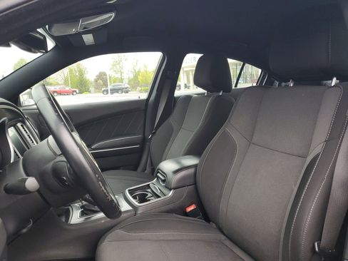 Used 2015 Dodge Charger SXT RWD image 8