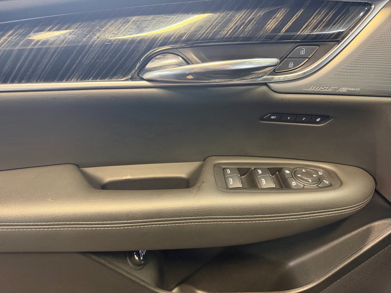 Used 2025 Cadillac XT6 Premium Luxury FWD image 17