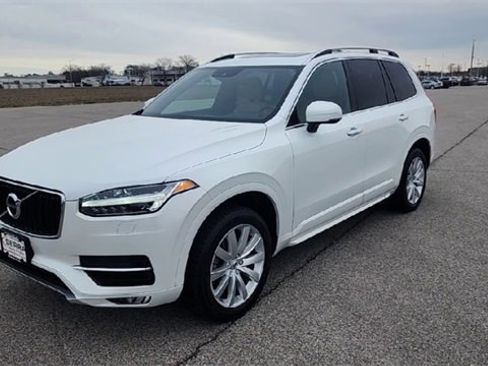Used 2018 Volvo XC90 T6 Momentum w/ Momentum Plus Package image 5