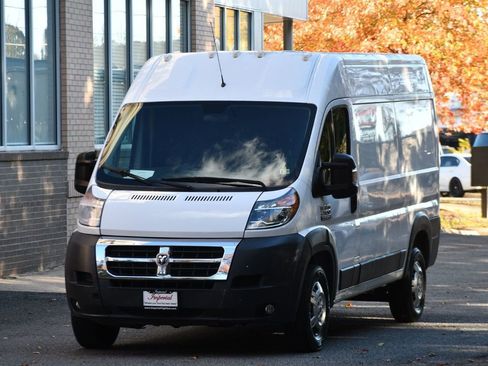 Used 2016 RAM ProMaster 2500 w/ Premium Appearance Group image 3