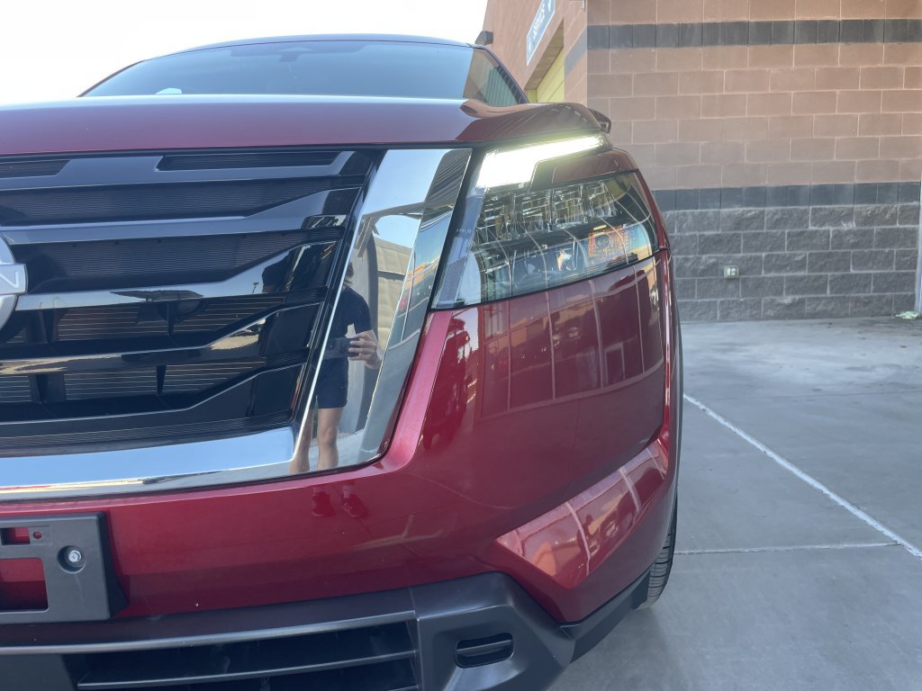 Used 2024 Nissan Pathfinder SV w/ Lighting Package (N92) FWD image 8
