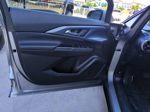 Used 2024 Chevrolet Equinox EV LT FWD image 10