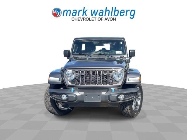 Used 2024 Jeep Wrangler Unlimited w/ Convenience Group AWD/4WD image 3