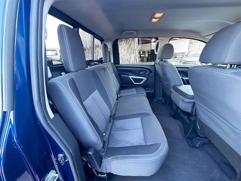 Used 2021 Nissan Titan SV image 27