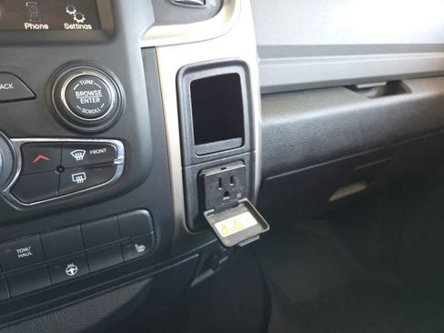Used 2015 RAM 1500 Classic SLT w/ Luxury Group AWD/4WD image 53