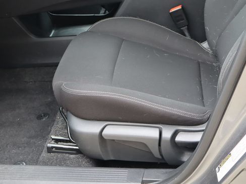 Used 2023 Nissan Rogue S AWD/4WD image 14