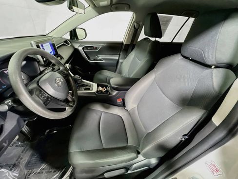 Certified 2025 Toyota RAV4 LE AWD/4WD image 17