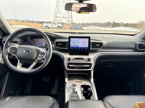 Used 2021 Ford Explorer XLT w/ Equipment Group 202A image 20
