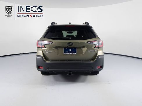 Used 2025 Subaru Outback Premium AWD/4WD image 6