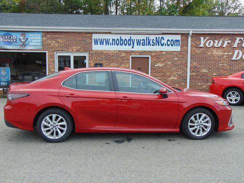 Used 2023 Toyota Camry LE FWD image 4