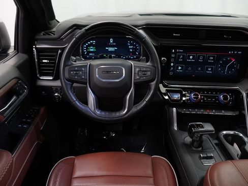 Certified 2025 GMC Sierra 1500 Denali Ultimate AWD/4WD image 16