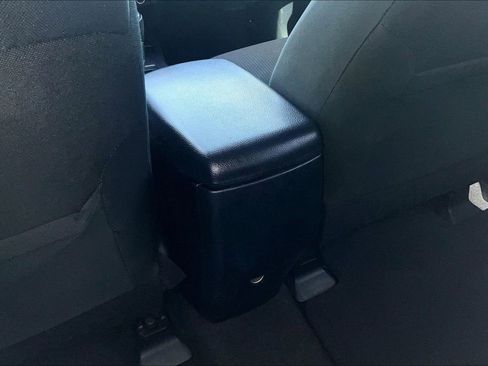 Used 2016 Toyota RAV4 LE image 25