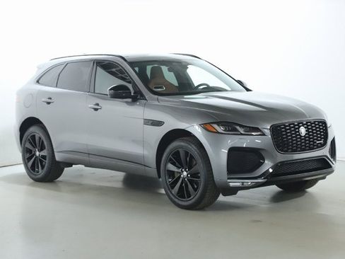 Used 2025 Jaguar F-PACE R-Dynamic S image 11