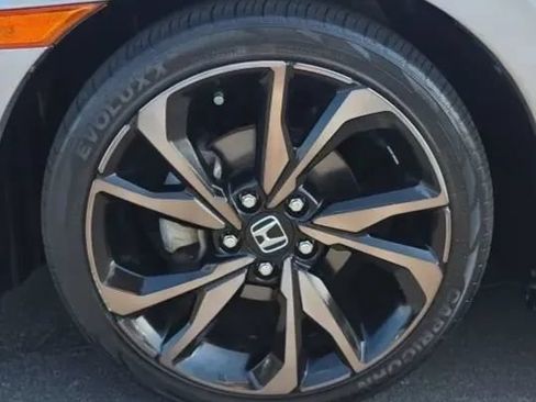 Used 2018 Honda Civic Sport image 41