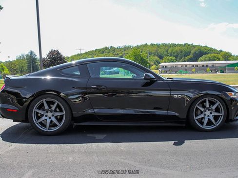 Used 2017 Ford Mustang GT image 9