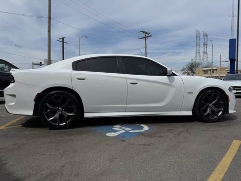Used 2017 Dodge Charger R/T w/ Driver Confidence Group image 4