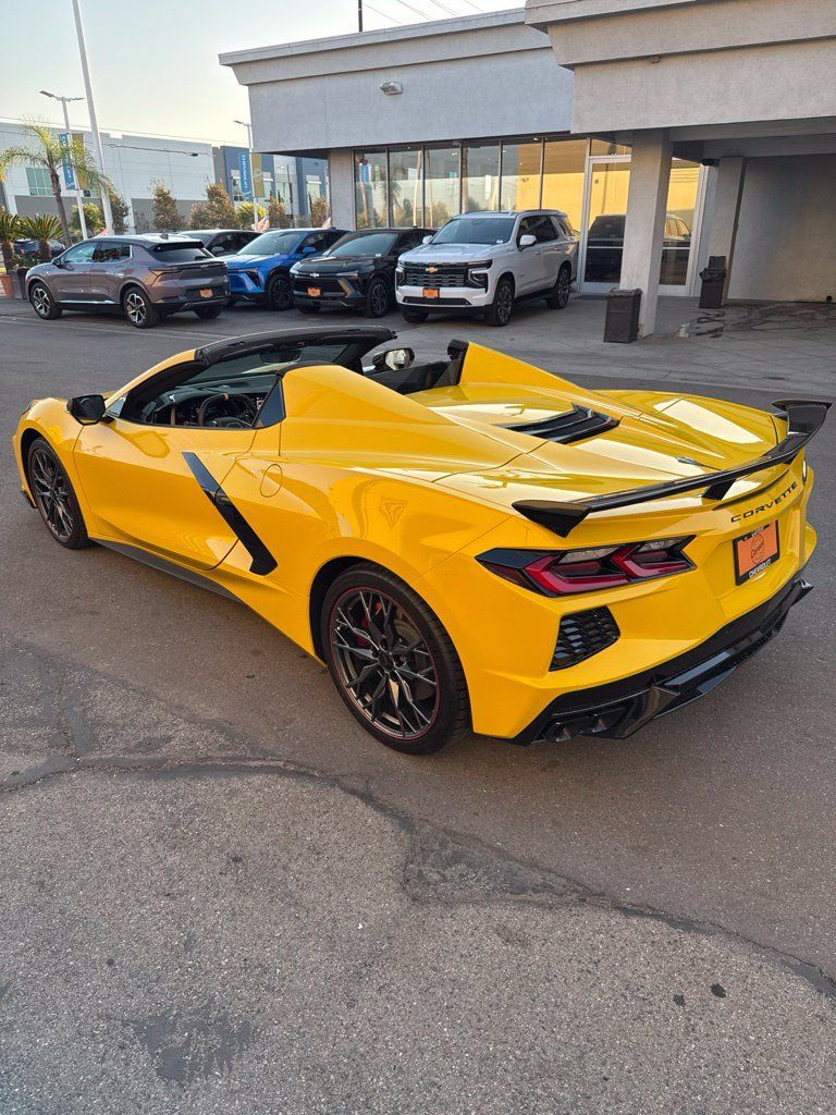 Used 2026 Chevrolet Corvette Stingray Premium Conv w/ Z51 Performance Package RWD image 17