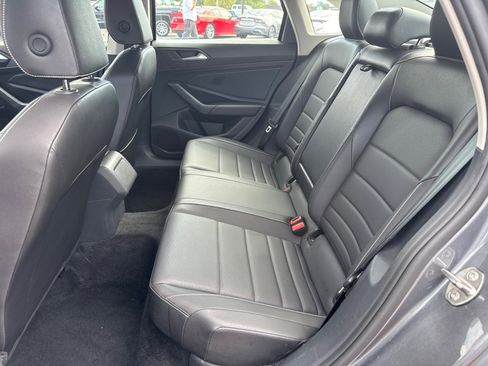 Used 2024 Volkswagen Jetta SE image 6