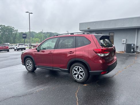 Used 2024 Subaru Forester Premium AWD/4WD image 4