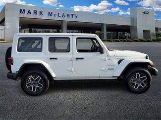 Used 2024 Jeep Wrangler Sahara video 2