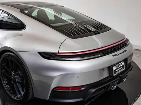 Certified 2025 Porsche 911 Carrera GTS RWD image 19