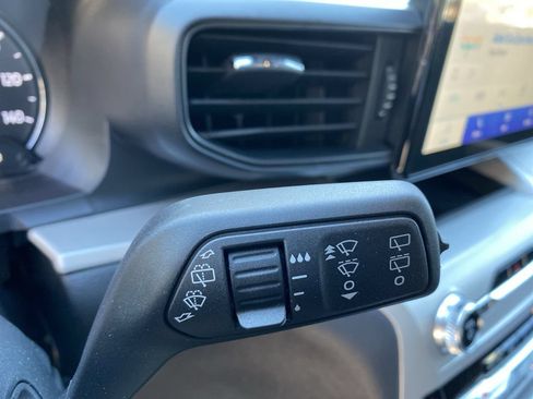 Used 2024 Ford Explorer XLT RWD image 29