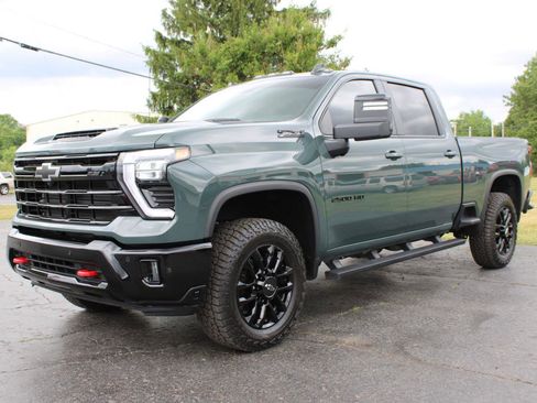 Used 2025 Chevrolet Silverado 2500 LT w/ Trail Boss Package AWD/4WD image 17