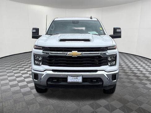 Used 2024 Chevrolet Silverado 3500 LT AWD/4WD image 2