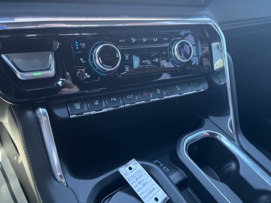 Used 2024 GMC Sierra 3500 Denali Ultimate AWD/4WD image 20