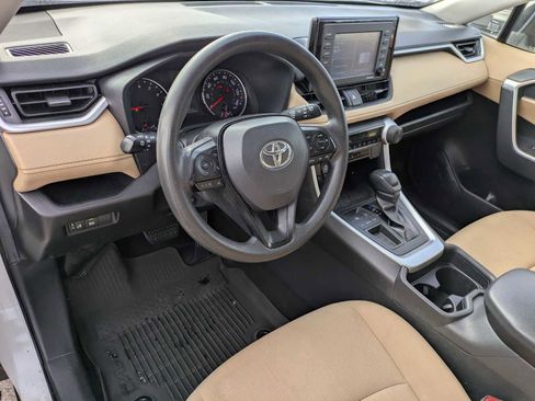 Used 2020 Toyota RAV4 LE image 2