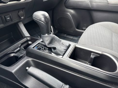 Used 2022 Toyota Tacoma SR image 32