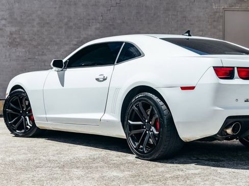 Used 2013 Chevrolet Camaro SS w/ SS Performance Package RWD image 45