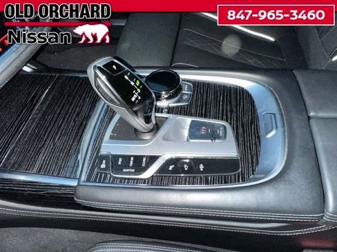 Used 2022 BMW 750i xDrive w/ Executive Package image 18