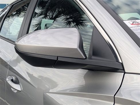 Used 2025 Hyundai Tucson SE image 13