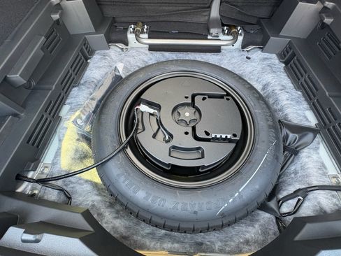 Used 2023 Nissan Rogue SV FWD image 29